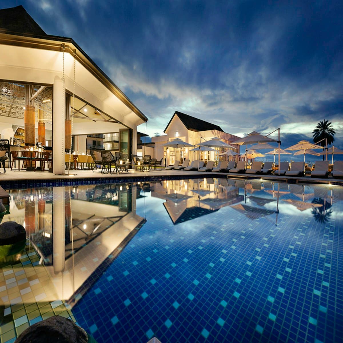 Hotels & Villas